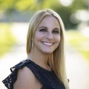 Meet your Posher, Dina